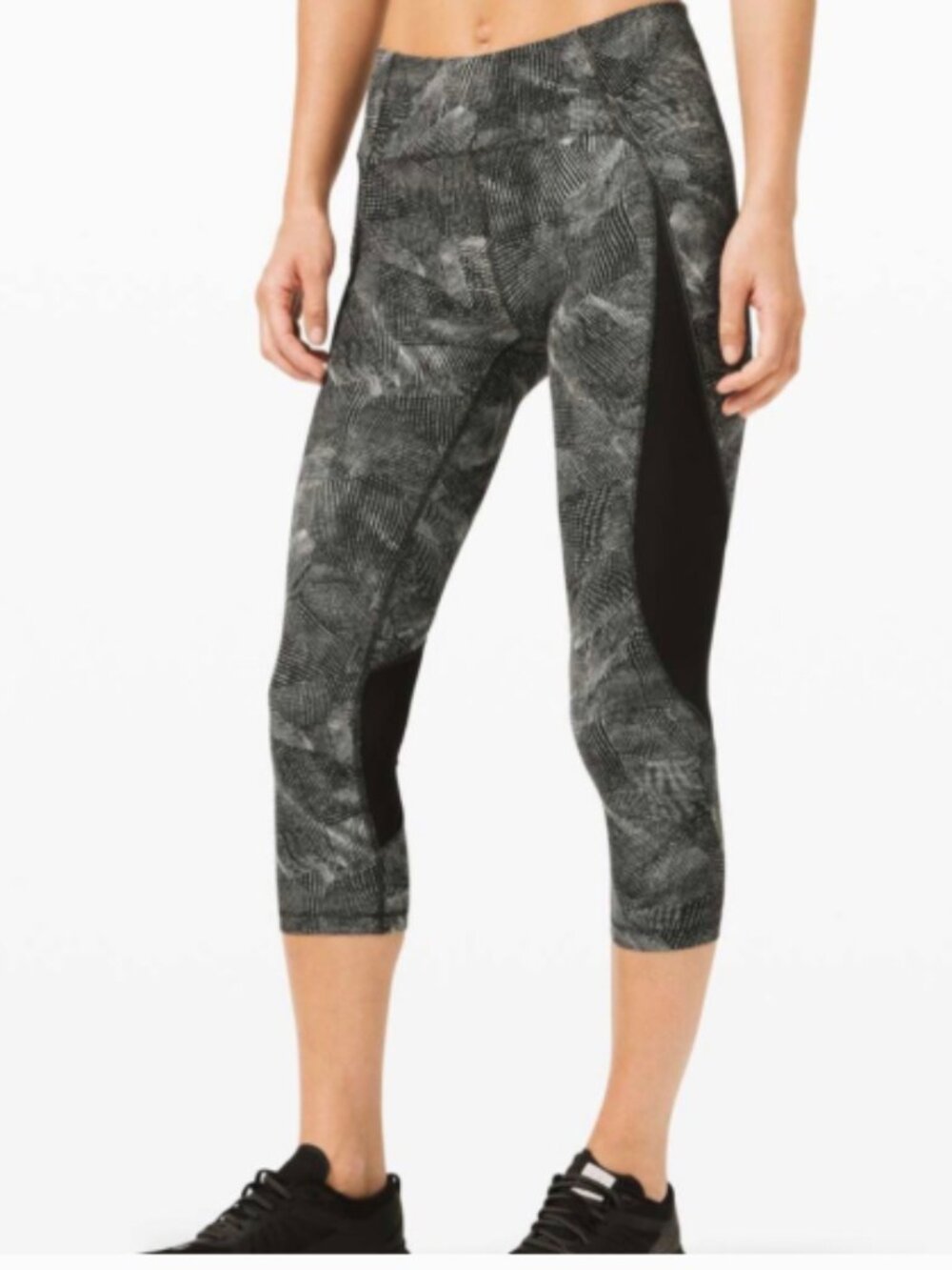 BNWT Lululemon Run Off Route Crop Sz 8 Mid Rise 21”